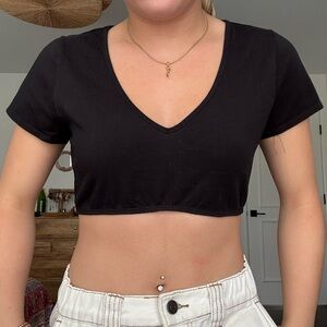 Black Short Sleeve Crop Top